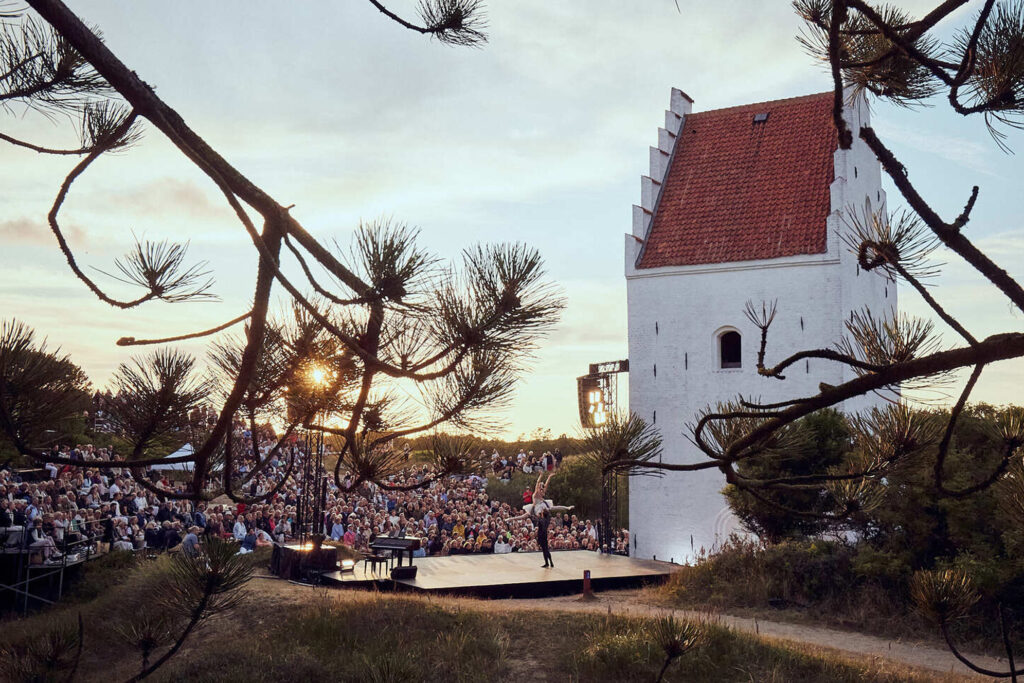 Verdenballetten ved den Tilsandede Kirke i Skagen
